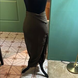 Olive midi skirt with slit